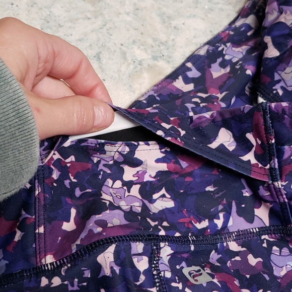 Fabletics Capri Length Leggings - Picture 9 of 10